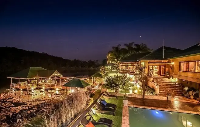 Bambuu Lakeside Lodge - Dış Mekan