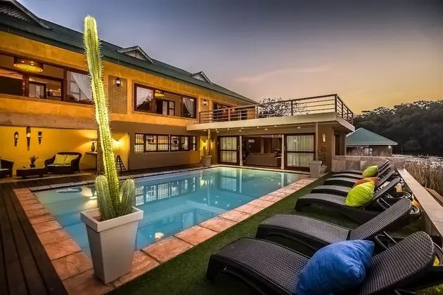 Bambuu Lakeside Lodge - 1