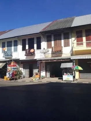 Ba'mi thakhek hostel