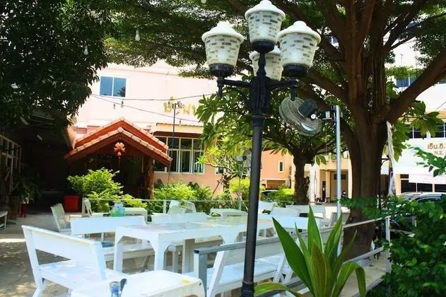 Ban Bua Resort & Hotel - 1