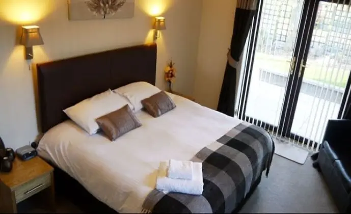 Ban Car Hotel - Öne Çıkan Resim