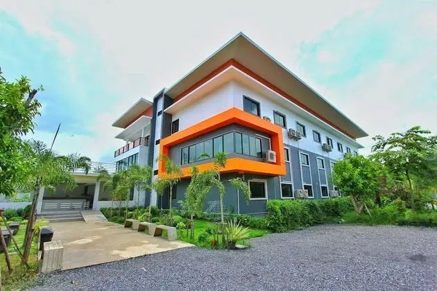 Ban Suan Dokmai