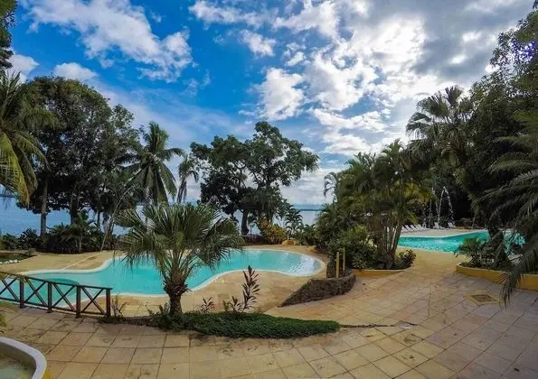 Banana Palms Hotel