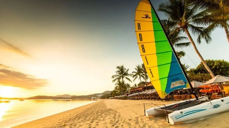 Bandara Resort and Spa, Samui - Plaj
