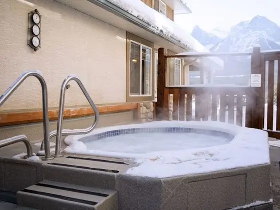 Banff Boundary Lodge - Havuz
