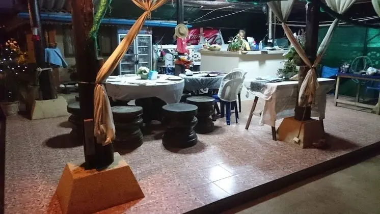 Bang Boet Bay Beach Resort - Yerinde Yemek