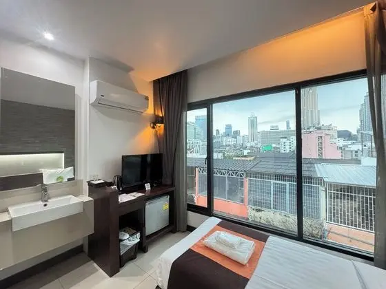 THE BANGKOK AIRPORT LINK SUITE - Oda