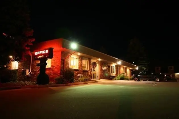 Bangor Inn & Suites - Dış Mekan