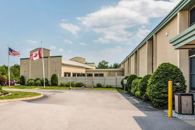 Bangor Suites Airport Hotel