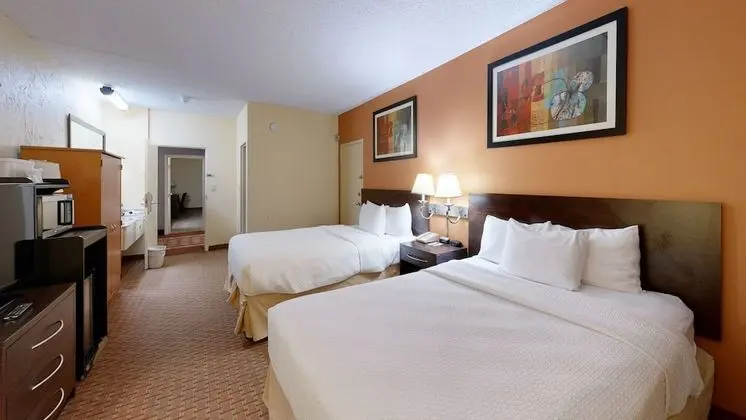 Bangor Suites Airport Hotel - Oda