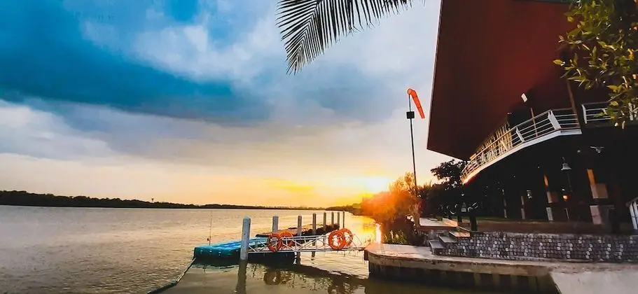 Bangpakong Boat Club - Plaj