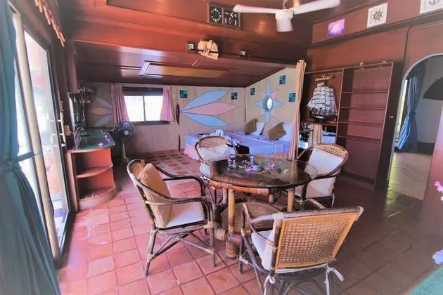 Bangrak Pier Resort - Oda Düzeni