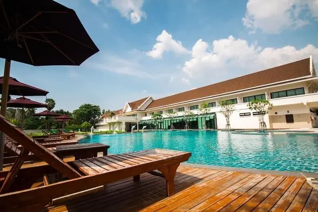 Bangsaen Heritage Hotel - Havuz