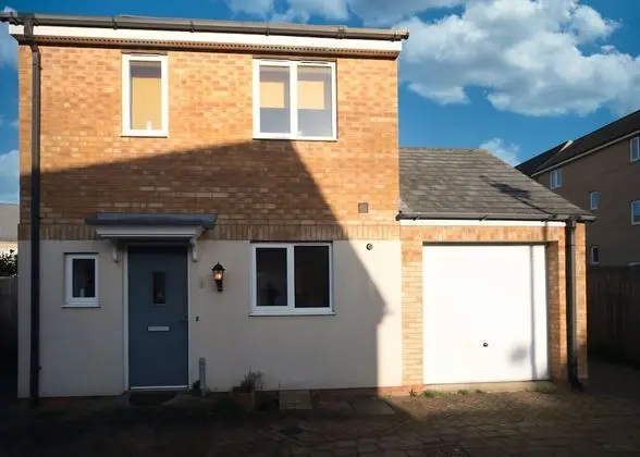 Bank Side House