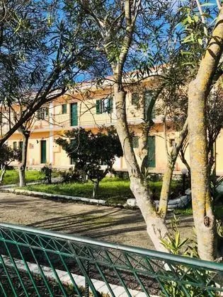 Banos Apartment 2 bed Rooms and Swimming Pool Near the Beach - Dış Mekan