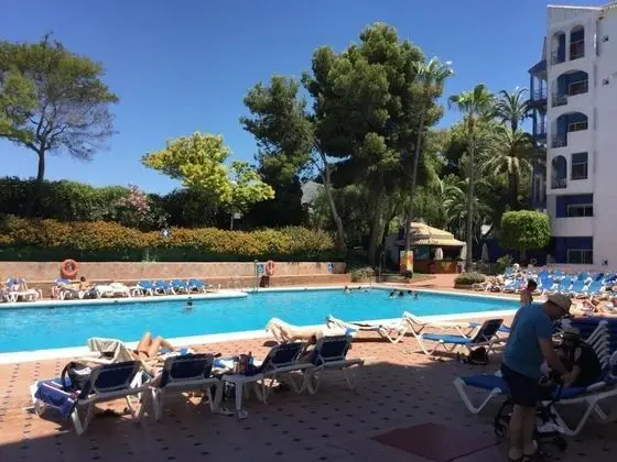 Banus Beach Studio - Havuz