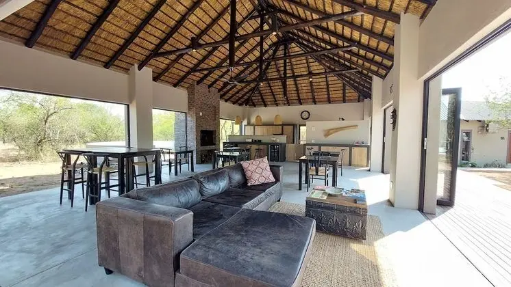 The Baobab Bush Lodge - Lobi