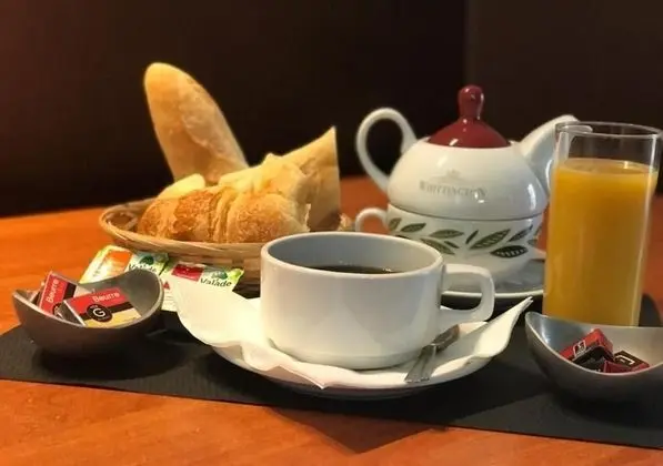 Bar Hotel du Centre - Yerinde Yemek
