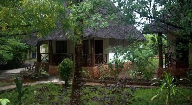 Baraka Aquarium Bungalows