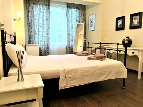 Baratero City Corner Apartment - Oda