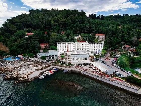 Barbara Piran Beach hotel