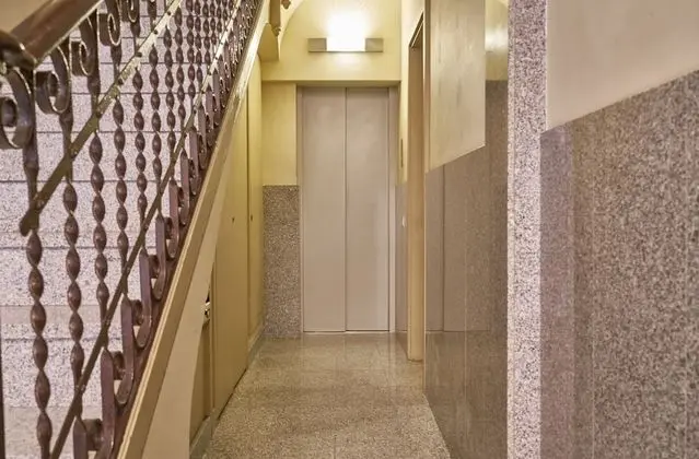 Barcelona Sants Station Apartments - İç Mekan