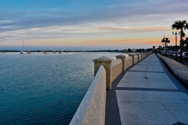Barefoot Hideaway Family Beachfront Retreat