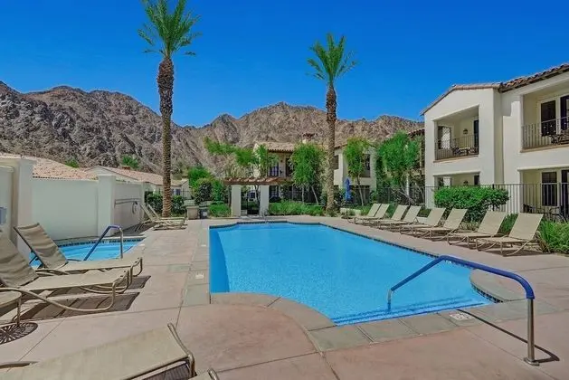 Barefoot Villa
