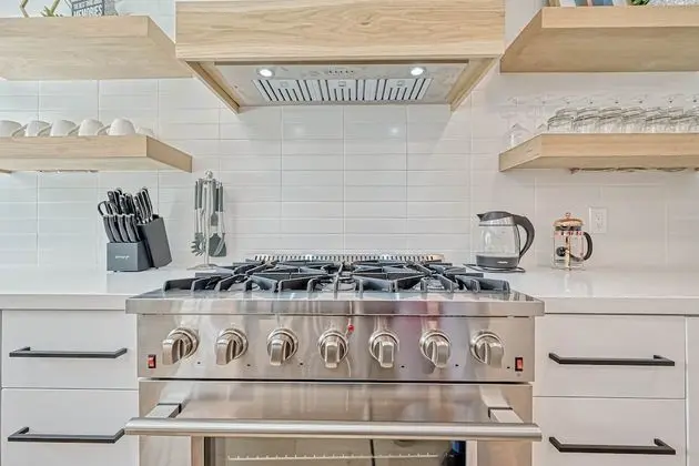 Barefoot in Spring Branch, Modern Chic Home With Private Pool, Gourmet Kitchen - Mutfak