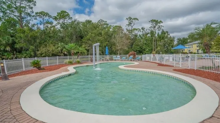 Barefoot Suites - Havuz