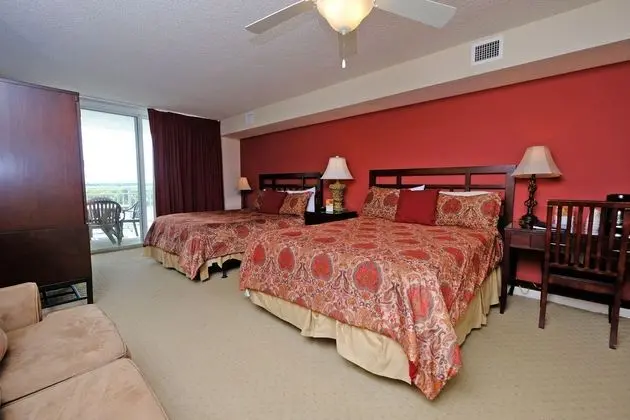 Barefoot Resort & Yacht Club