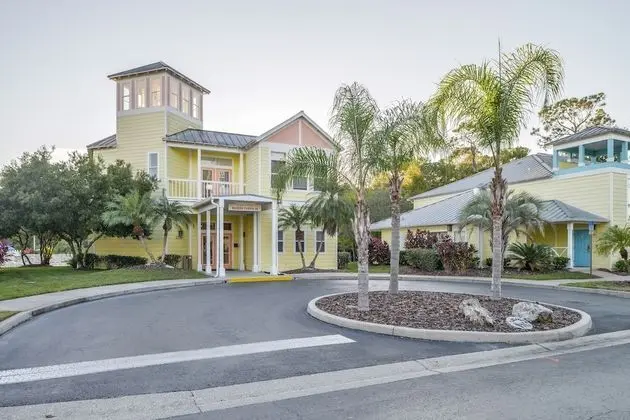 Barefoot'n Resort