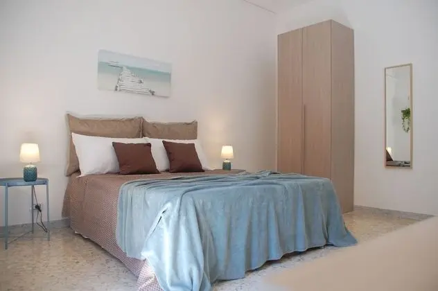 Bari Rooms Central Station