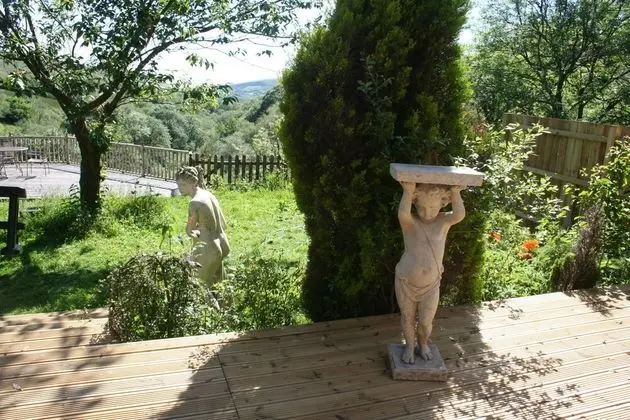 Barn Cottage - Farm Park Stay with Hot Tub, BBQ & Fire Pit - Dış Mekan