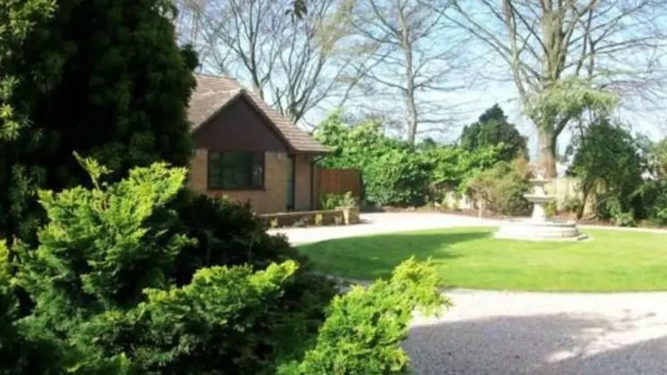 Barncroft Luxury Guest House - Dış Mekan