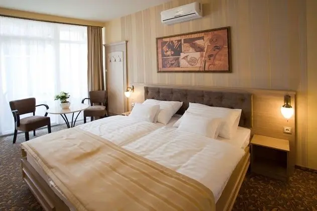 Barokk Hotel Promenád Gyor - Oda