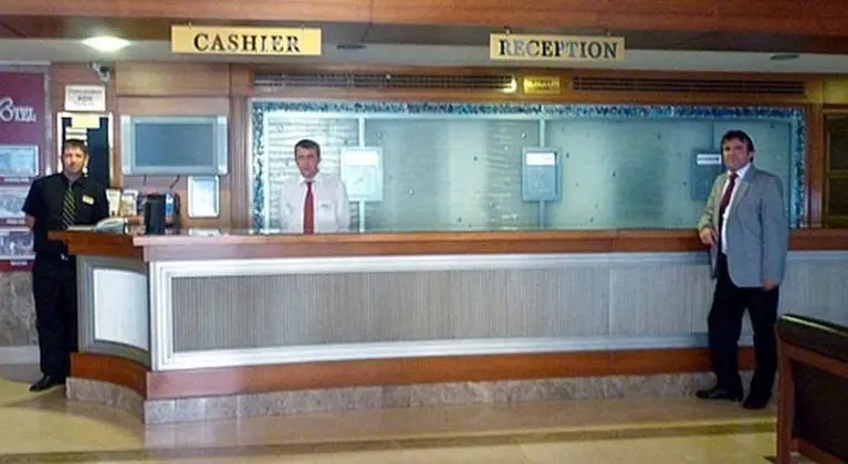Baron Hotel - Lobi