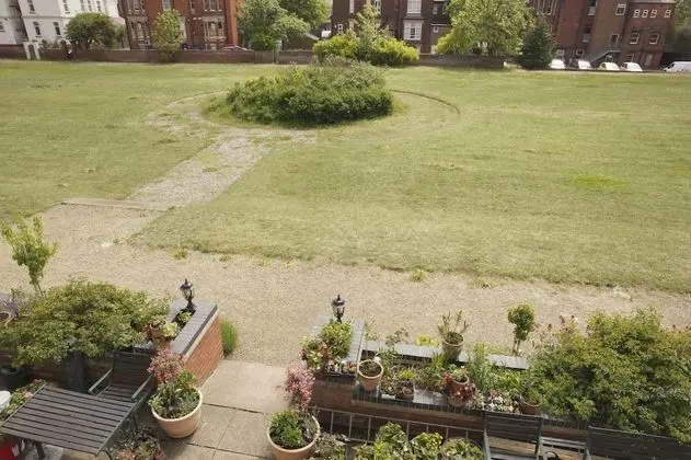 Barons Court - Dış Mekan