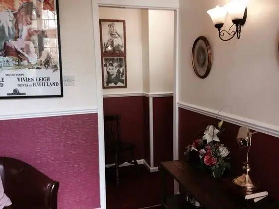 Barons Court Hotel - İç Mekan