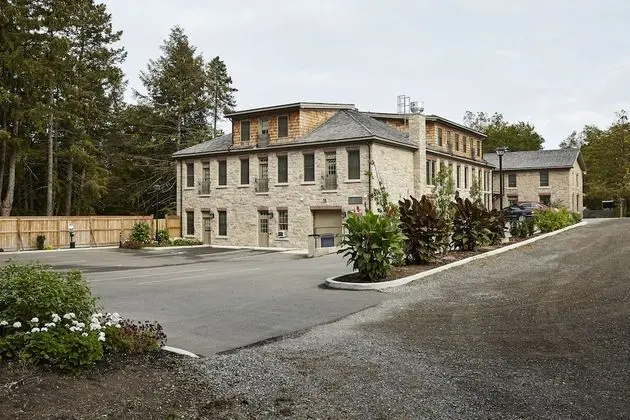 The Barracks Inn