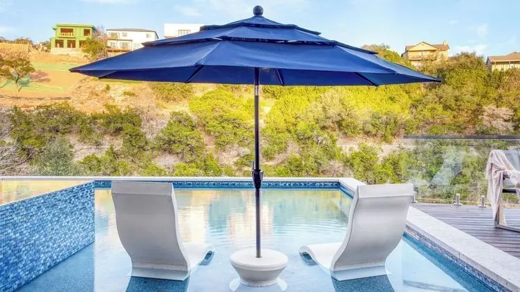 Barton by Avantstay Lake Views w/ Hot Tub, Pool & Ping Pong! - Havuz