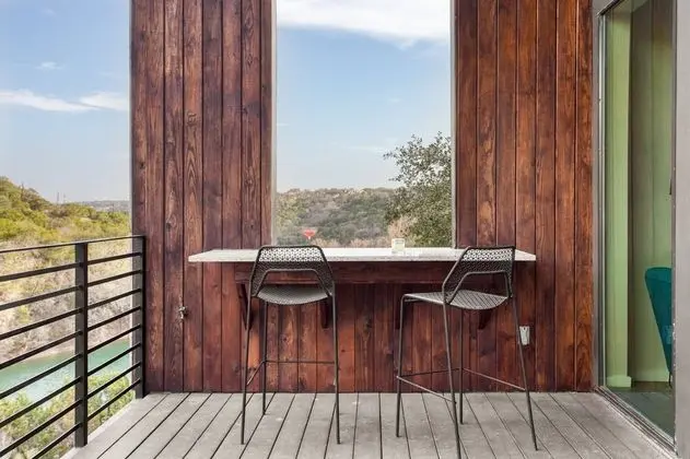Barton by Avantstay Lake Views w/ Hot Tub, Pool & Ping Pong! - İç Mekan