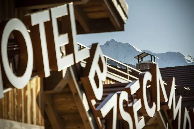 Base Camp Lodge