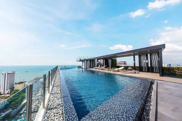 The Base Central Pattaya by Favstay