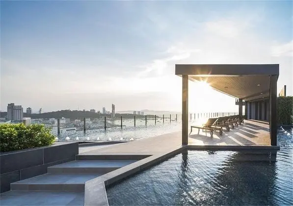 The base pattaya condo - Havuz