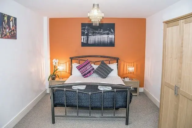 Base Serviced Apartments - Cumberland Apartments