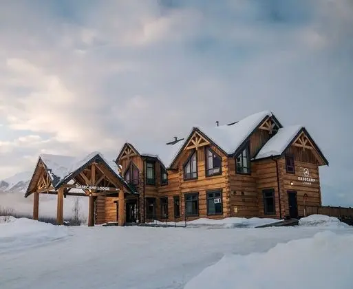 Basecamp Lodge Golden