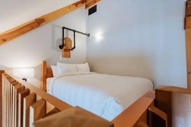 Basecamp Lodge Golden - Oda