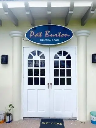 Basic Rooms Hotel - Dış Mekan