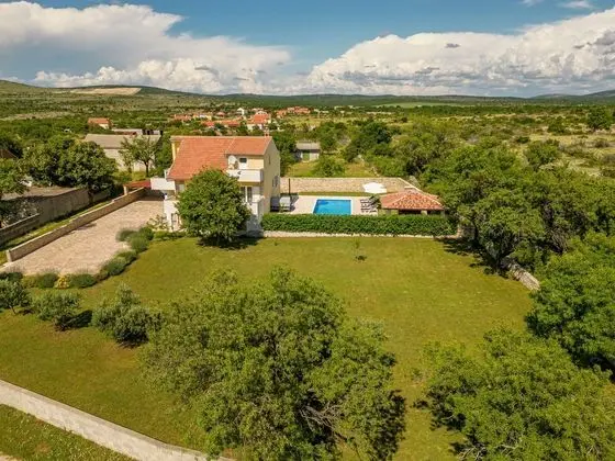 Villa Basil in Zadar Area has Playground for Children Large Pool Fire Place - Dış Mekan